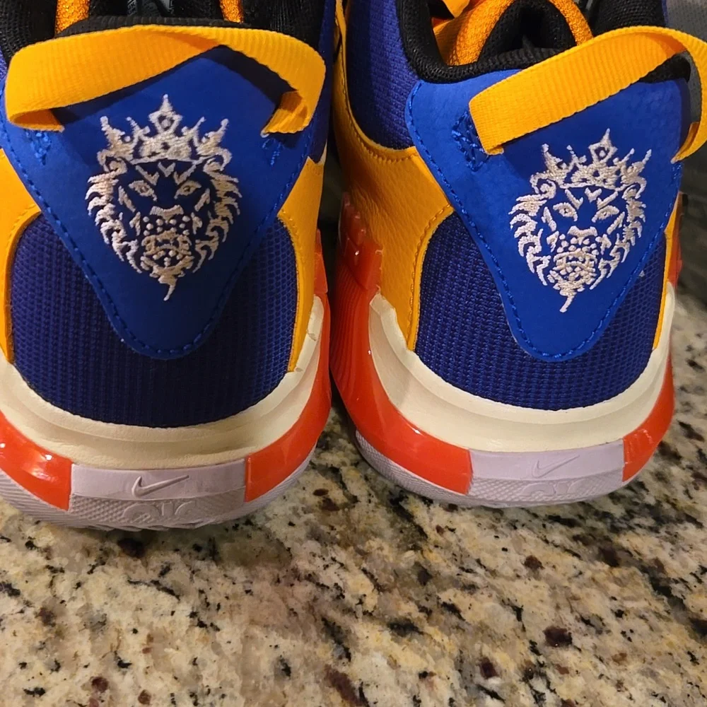Nike LeBron Kids Basketball Shoes Multicolor Size 6Y - Picture 3 of 6